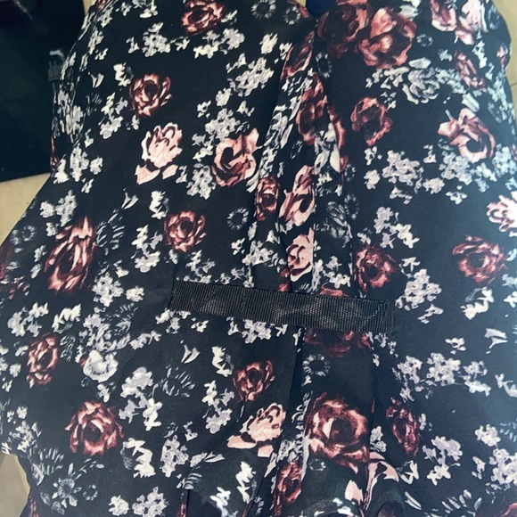 Dex V Neck Roses Blouse Size M - Picture 9 of 9